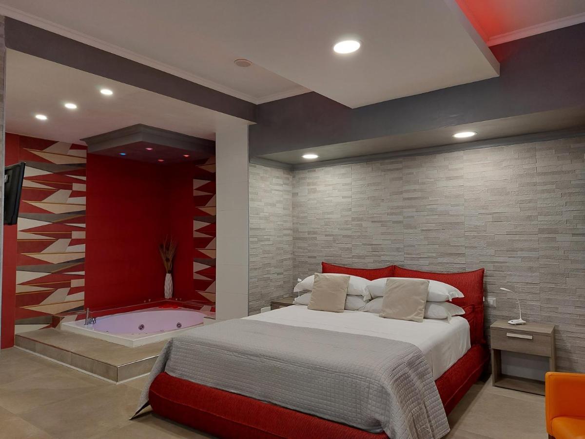 Sweet Home & Wellness Luxury Apartment Nettuno Exterior photo