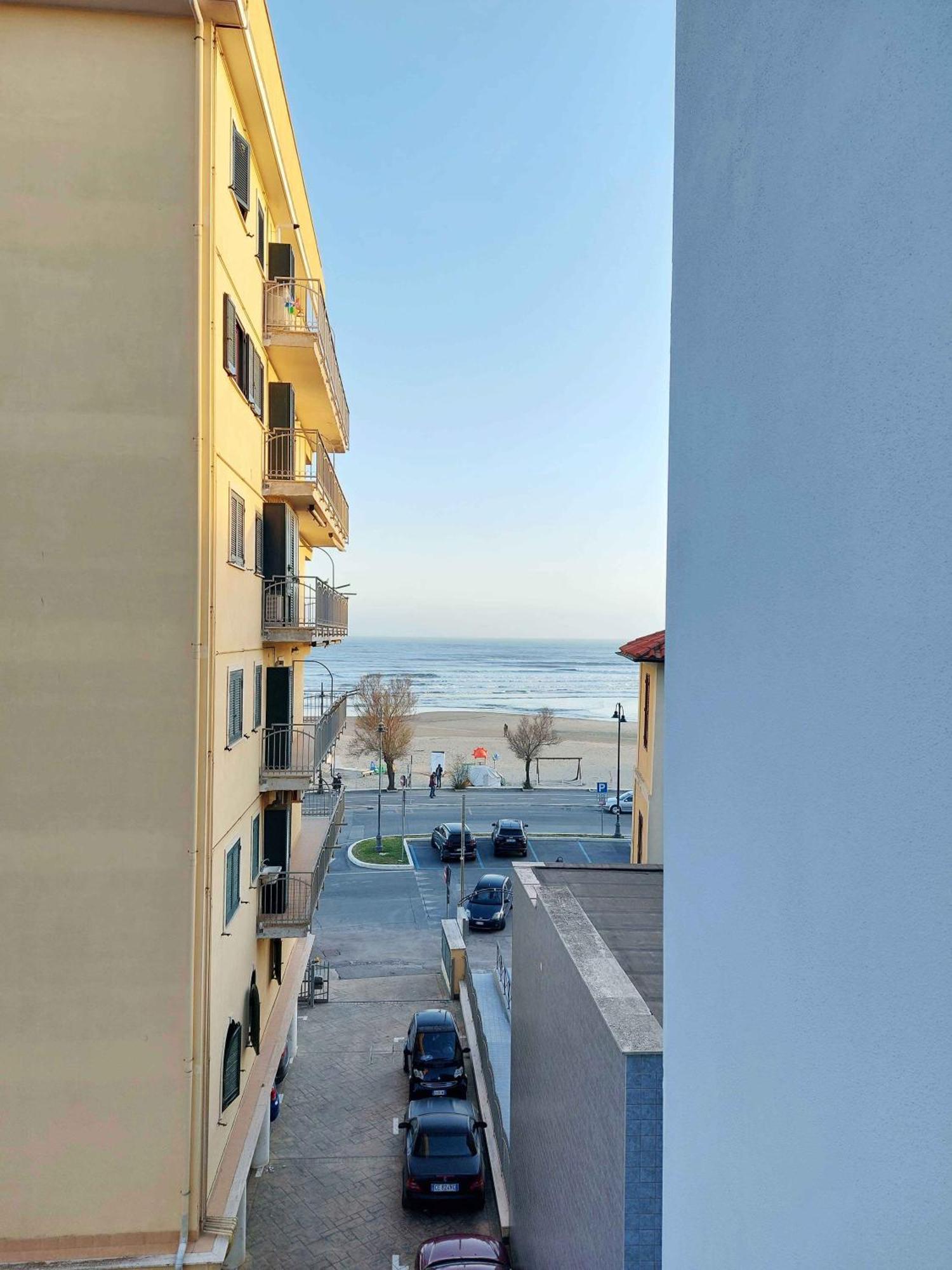 Sweet Home & Wellness Luxury Apartment Nettuno Exterior photo